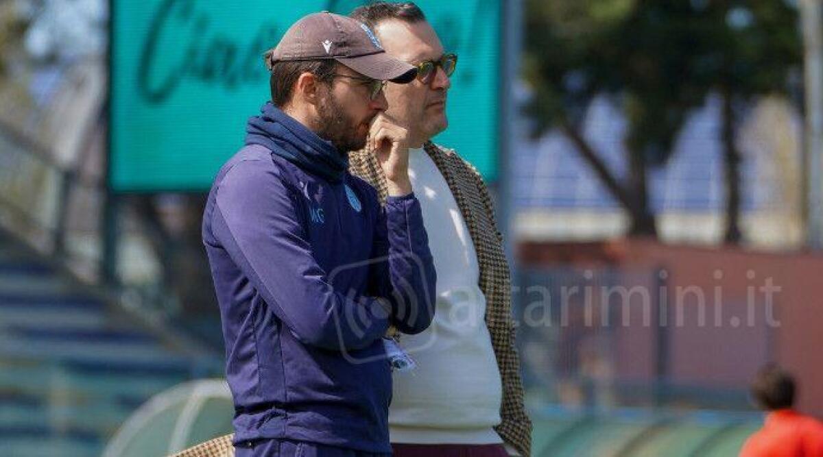 Calcio D, United Riccione: D'Antoni gol non basta. La Correggese rimonta e vince 2-1 - Mister Gori con il presidente Cassese