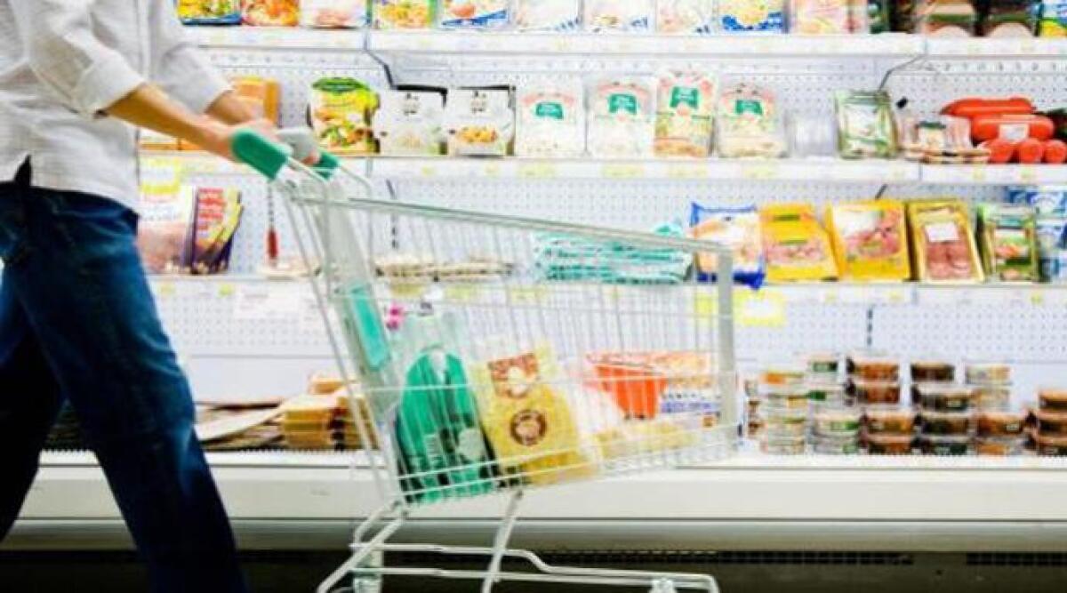 Rimini, continua a salire il prezzo della spesa. Famiglie tagliano carne e pesce - Foto di repertorio