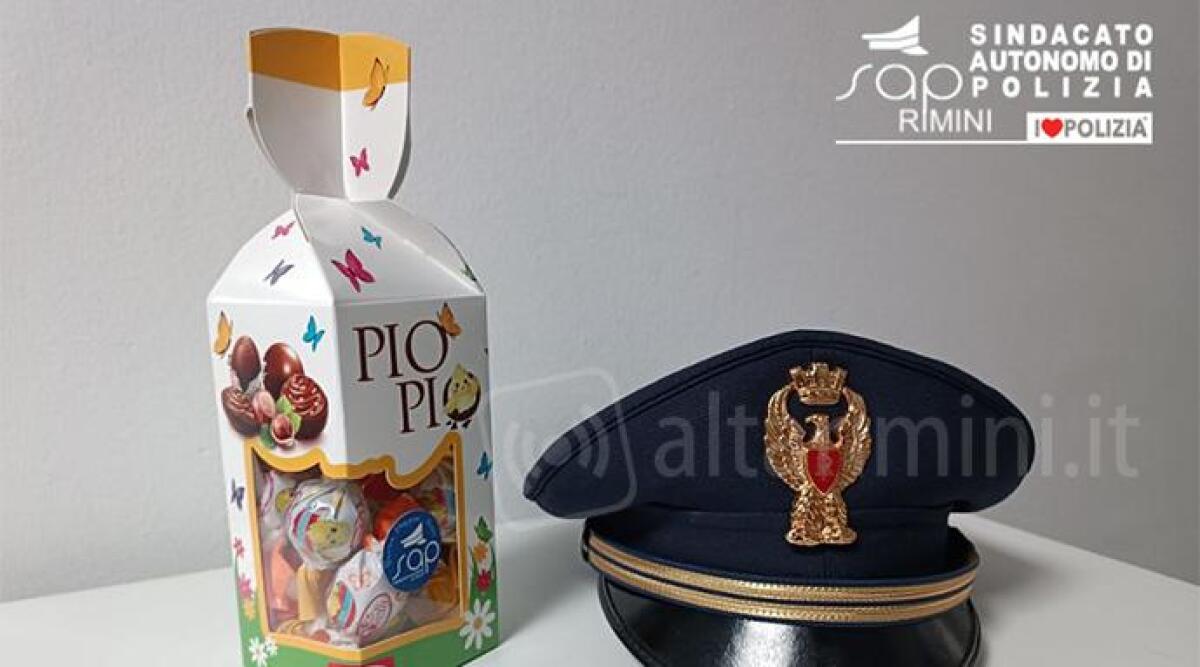Pasticceria dona ai poliziotti riminesi una confezione di ovetti di Pasqua -