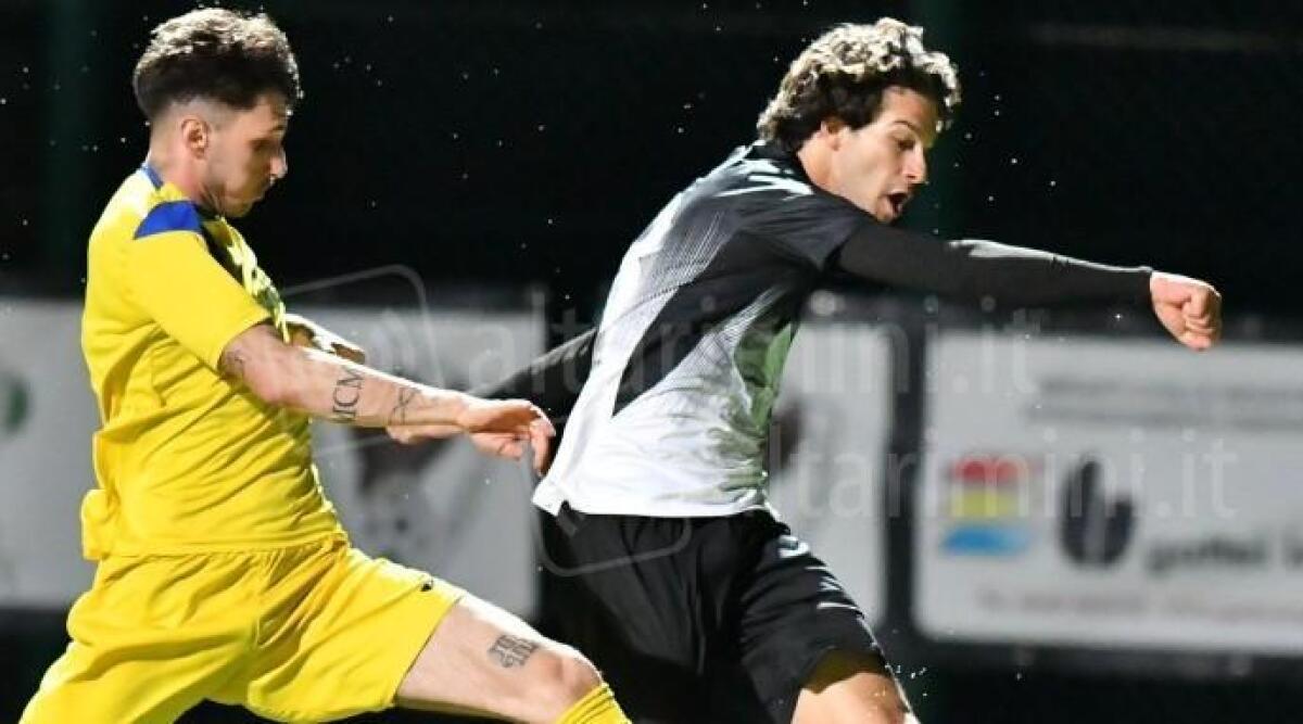 Calcio RSM, nel turno preliminare esultano Faetano e Juvenes-Dogana - Semprini (Murata) in azione (foto FSGC)