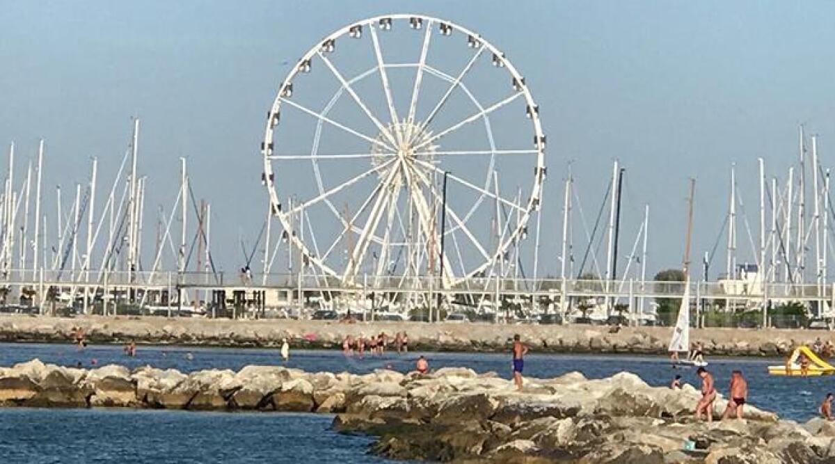 Rimini celebra la rinascita del porto con due giorni di festa e la ruota panoramica - La ruota panoramica vista da San Giuliano