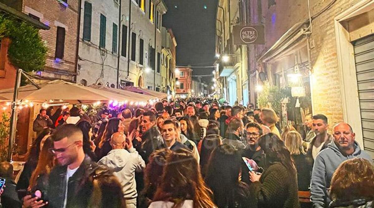 Santarcangelo si tinge di allegria con la festa DiscoBorgo: record di presenze - L'edizione 2023 fa il record di presenze