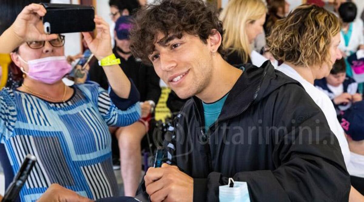 Enea Bastianini, che cuore: visita e autografi ai giovani pazienti della Sol et Salus - Enea Bastianini