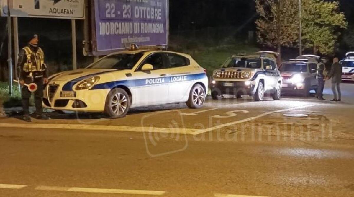 Riccione, ubriaco fa autostop e prende a pugni le auto che non si fermano - Immagine di repertorio