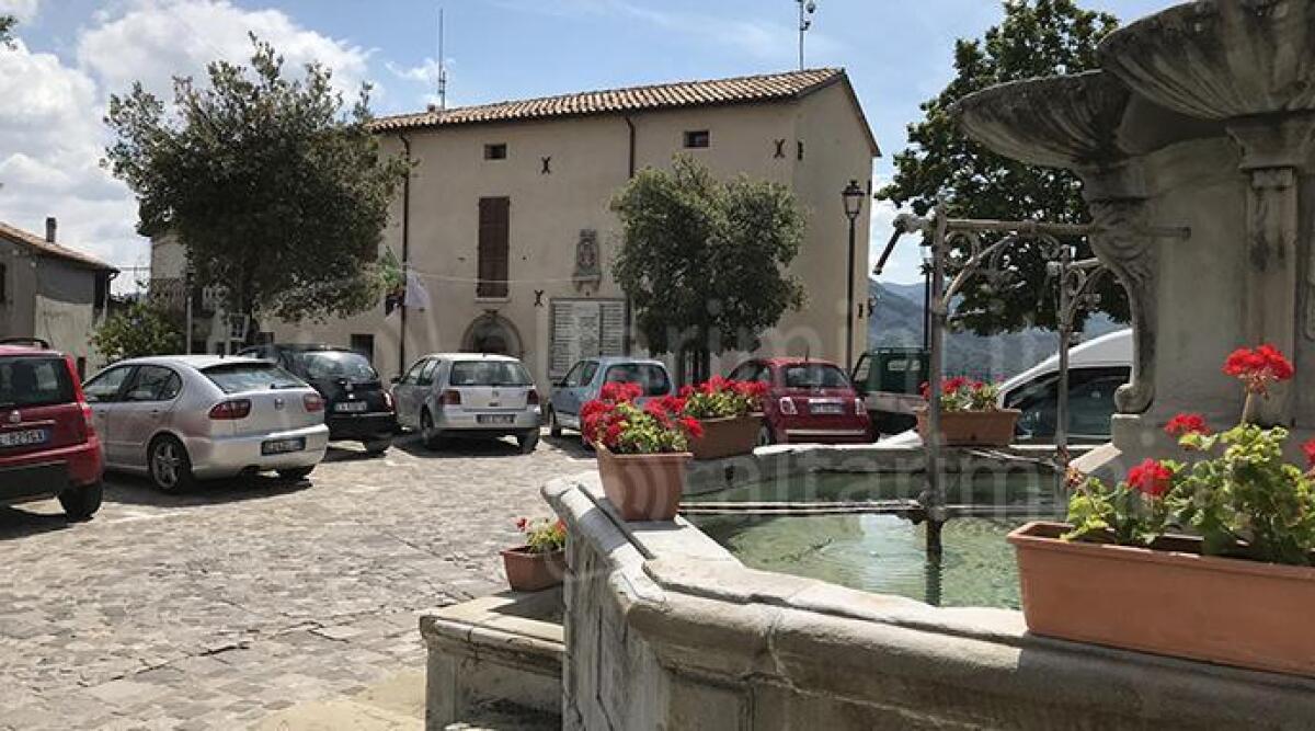 Comitato per la Valmarecchia accusa il sindaco di Talamello di tradimento per non aver bloccato il polo avicolo di Maiolo - Il comune di Talamello
