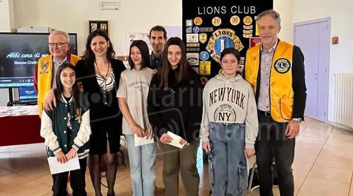 Un Poster per la Pace: Lions Club premia quattro giovani alunni dell'Istituto Battelli di Novafeltria - Le premiazioni del concorso 'Un poster per la Pace' del Lions Club Ariminus Montefeltro