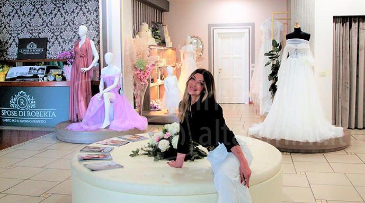 Dalle spose di Oliviero all'atelier in proprio: la storia di Roberta, regina&nbsp;dei&nbsp;matrimoni - Roberta 'Oliviero' Balducci nel suo atelier a Misano Adriatico. Foto Amato Ballante