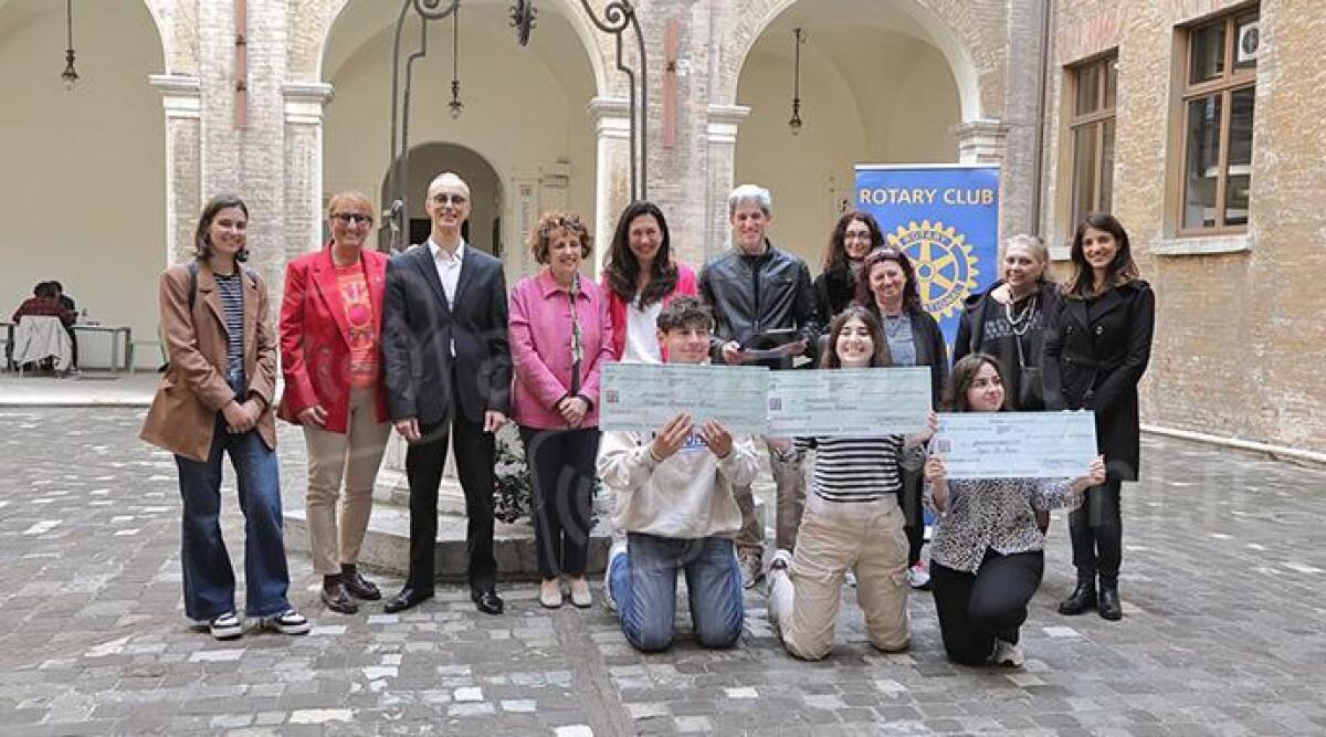 Segni di rispetto e di non-rispetto: gli occhi degli studenti riminesi sul bene comune - Segni di rispetto e di non-rispetto