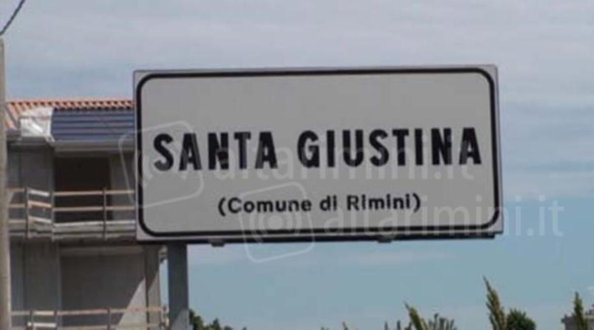 Santa Giustina alza la voce: no alla nuova statale, sì all'ampliamento della Adriatica - Il cartello stradale di Santa Giustina