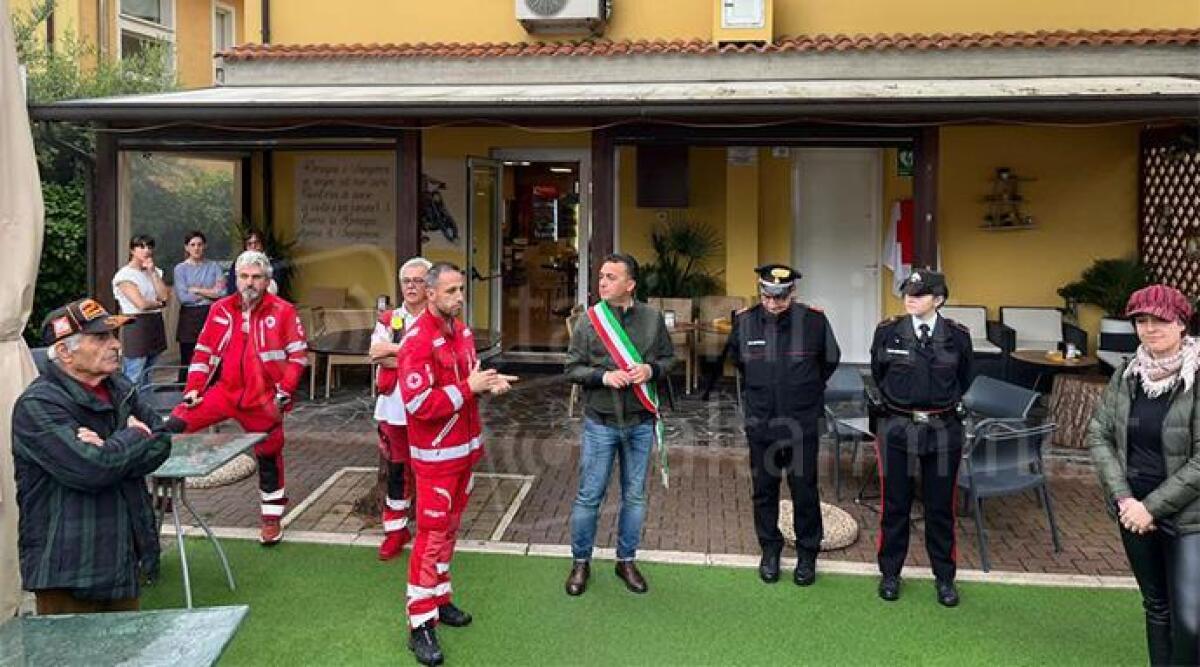 Scacciano, aziende e cittadini acquistano un defibrillatore al servizio della comunit&agrave; - Un momento dell'inaugurazione