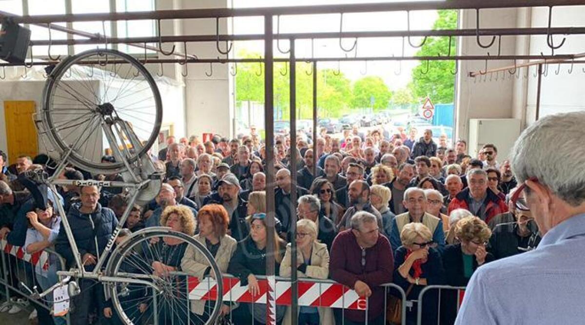 Dalle biciclette elettriche ai trapani, Rimini mette all'asta pi&ugrave; di 80 oggetti smarriti - L'asta degli oggetti rinvenuti