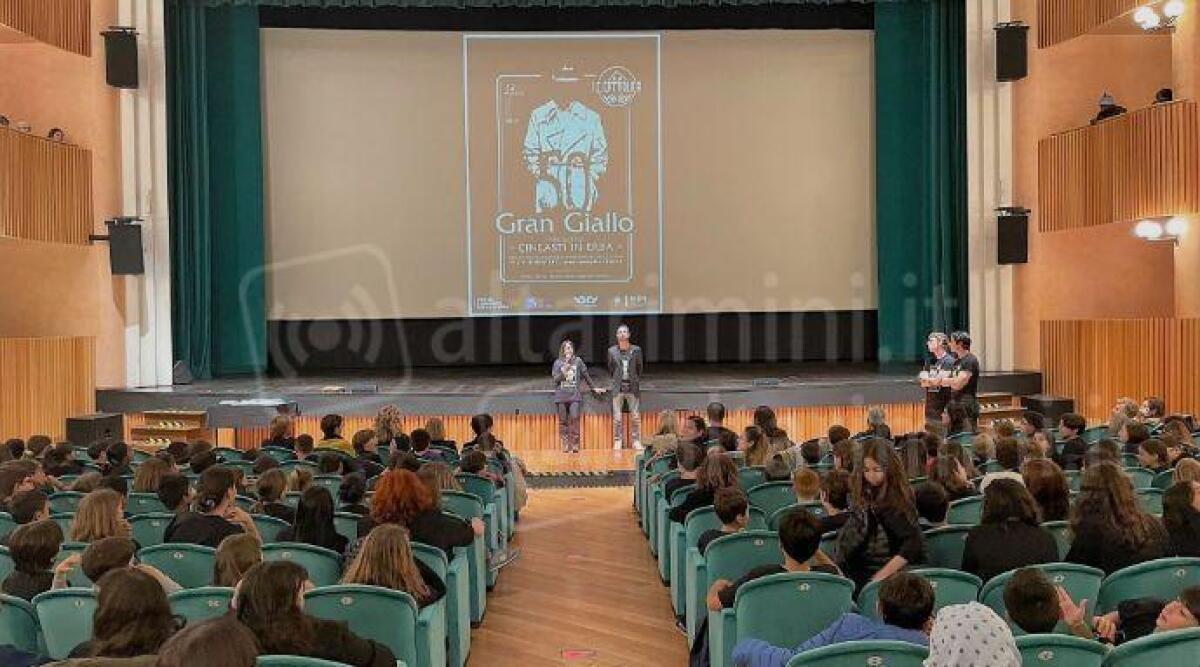 Cattolica, 'Cineasti in erba': 163 alunni girano sette cortometraggi 'noir' - Un momento della serata