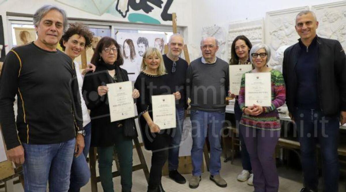 A Miramare la pi&ugrave; longeva scuola di pittura di Rimini - La consegna dei diplomi