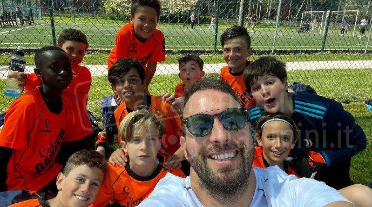 Calcio giovanile, Garden: 2012 ed Esordienti in grande spolvero. Junior Camp: le iniziative - La squadra 2012 di Pasquale Martino e Manuel Cocco. In gallery: le formazioni 2015 e 2013 di scena al torneo Rainbow