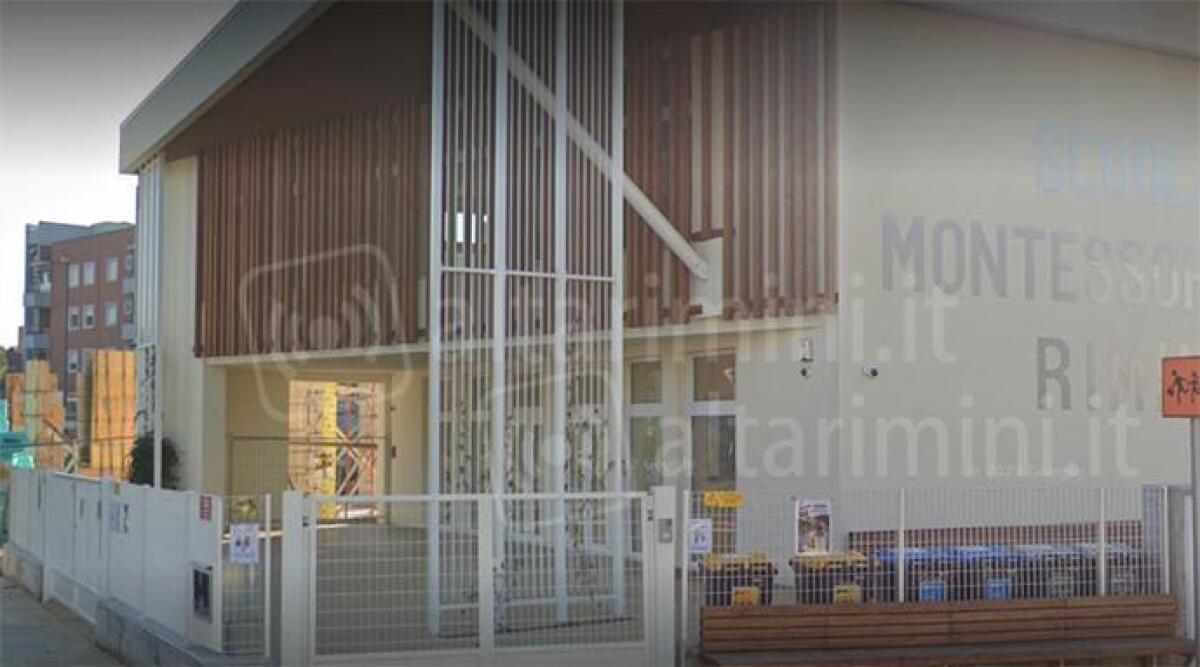 Iniziata la demolizione della ex scuola Montessori per far spazio al nuovo asilo nido 'Il Girotondo - La scuola elementare Montessori