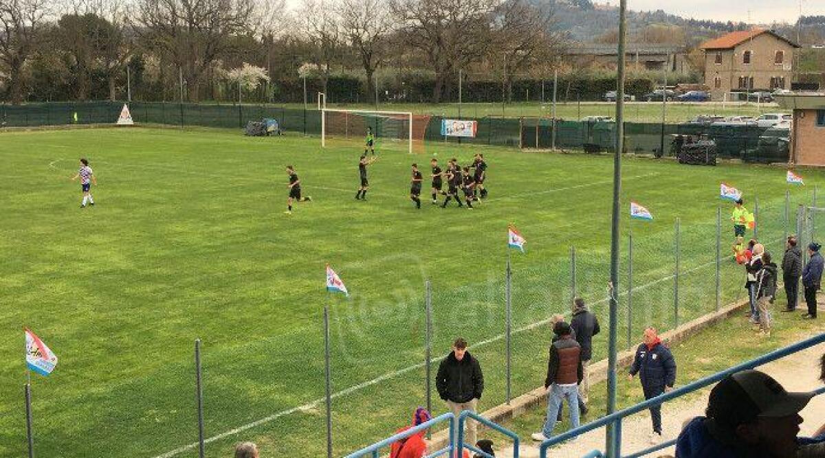 Calcio Promozione, Gabicce Gradara: contro l'Urbania ultima chiamata per i playoff - Il Gabicce Gradara festeggia il gol del 2-1
