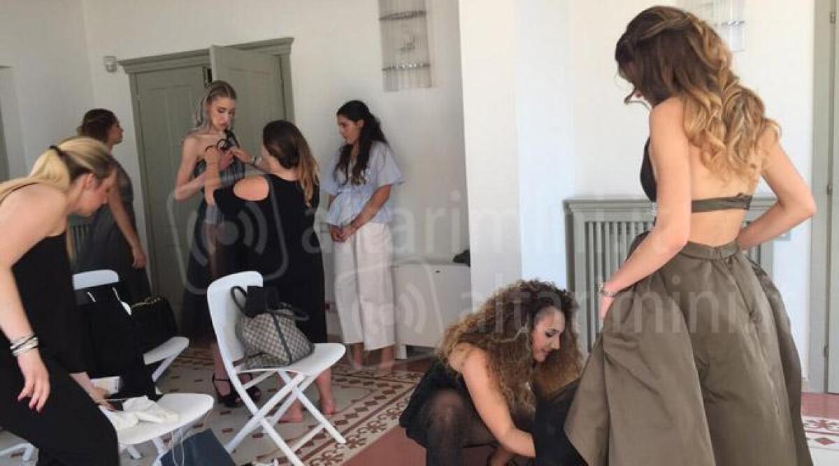 Riccione rivive gli anni '60: studentesse sfileranno con abiti vintage da loro creati - 