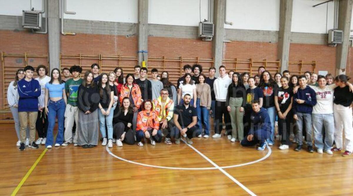 Docenti e studenti dell'Einstein di Rimini a scuola di primo soccorso - I partecipanti al corso