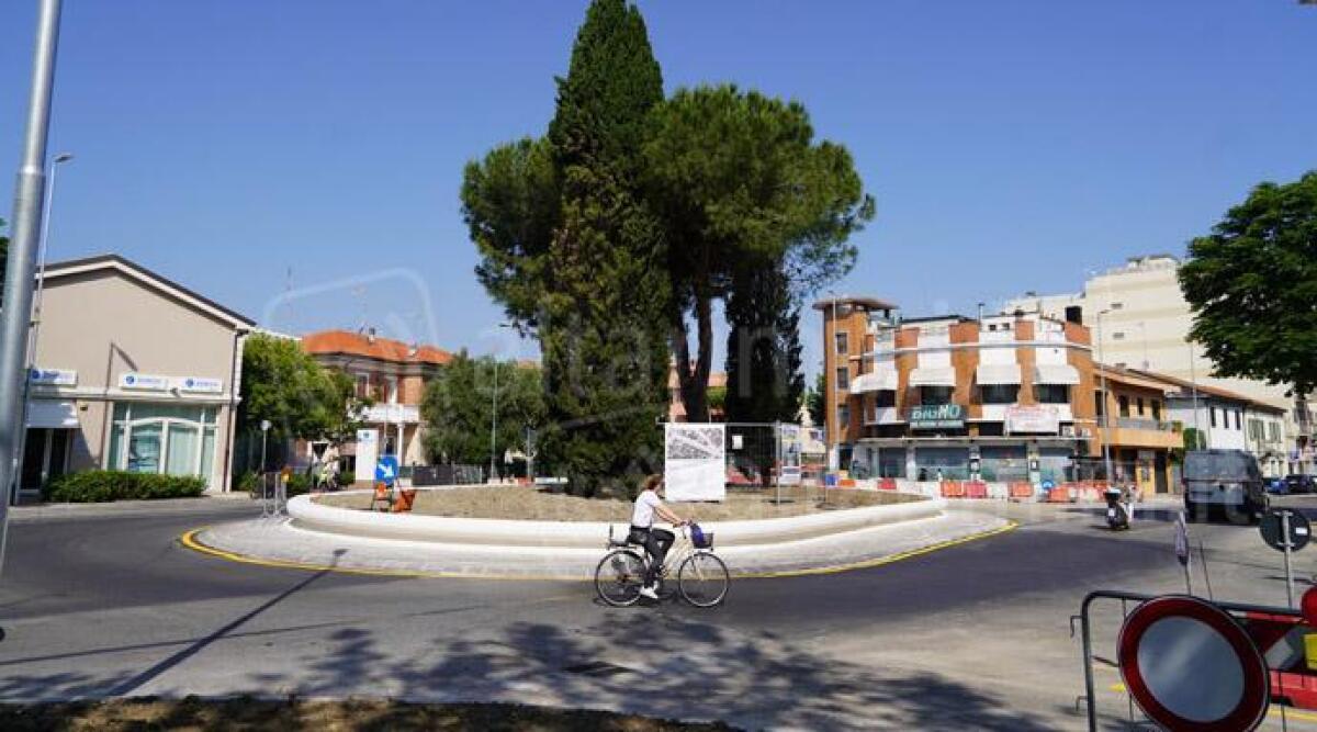 Rimini, aperta in anticipo la nuova rotatoria Bigno - La nuova rotatoria Bigno