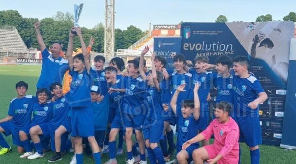 Calcio giovanile, Rivazzurra: nascono le squadre Giovanissimi e Allievi - La Under 13 del Rivazzurra. In gallery