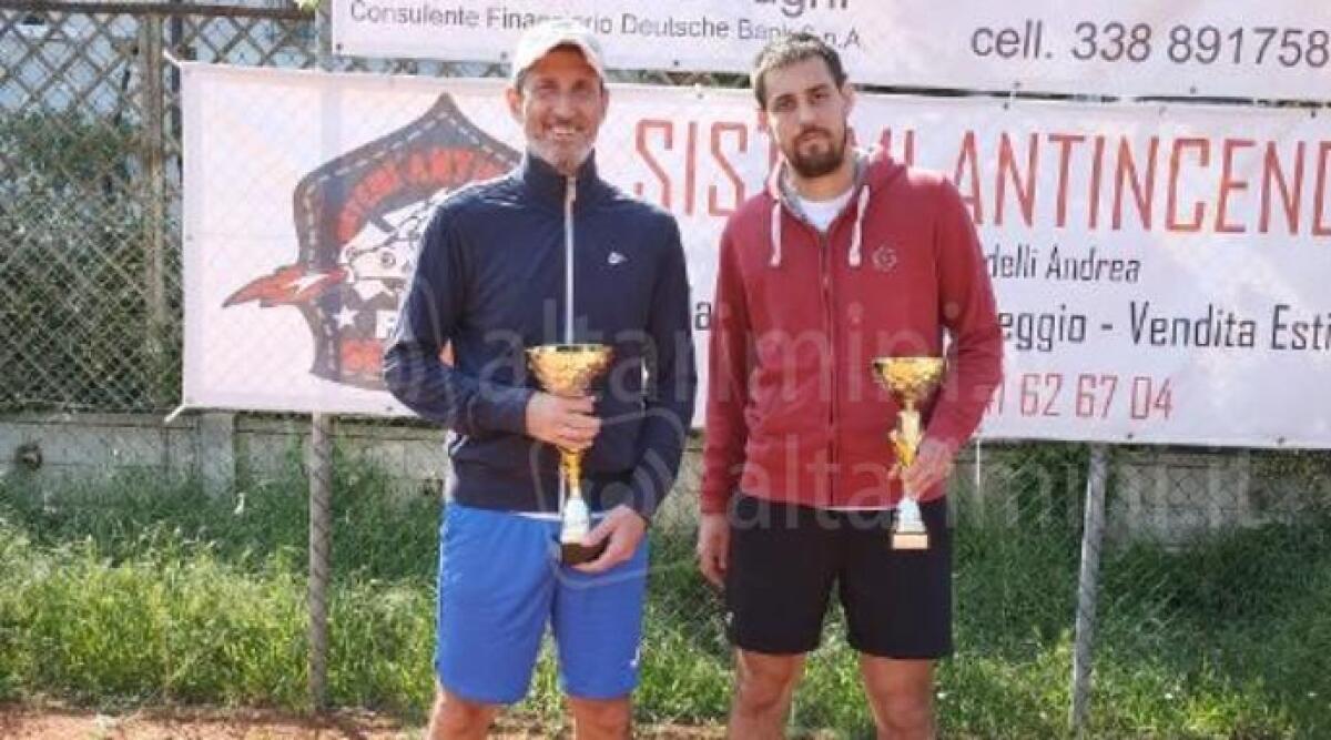 Tennis, ad Andrea Torri il torneo di 4° categoria maschile - I finalisti al Ct Venustas