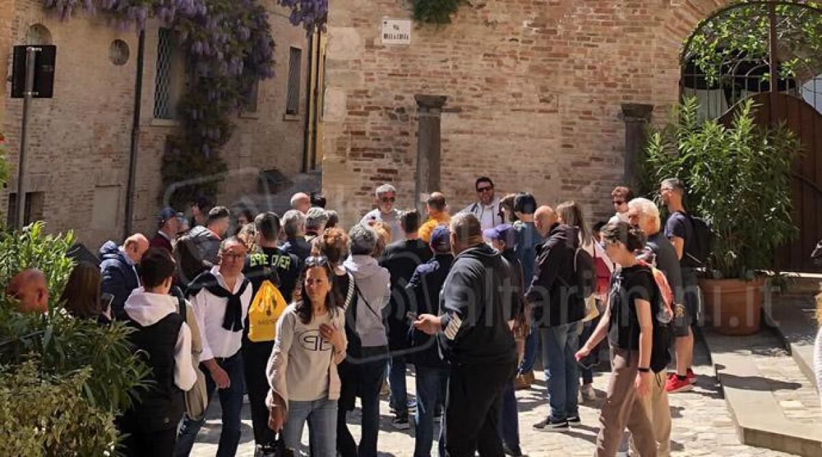 Ponti 25 Aprile e 1 Maggio, a Santarcangelo pienone di visitatori - Turisti a Santarcangelo per il ponte del 1 Maggio