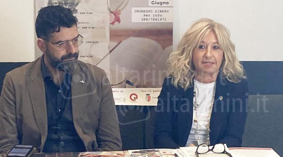 Rimini, tornano gli appuntamenti culturali nei bar che hanno detto no alle slot machines - L'assessore Kristian Gianfreda e Cristina Ottaviani