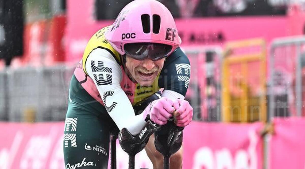 Giro: Evenepoel vince la nona tappa e torna in maglia rosa - Foto Ansa