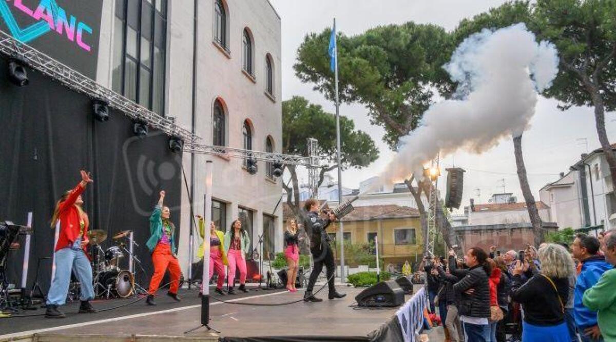 Ivana Spagna, Tracy Spencer e i miti anni '80 fanno scatenare Riccione - 