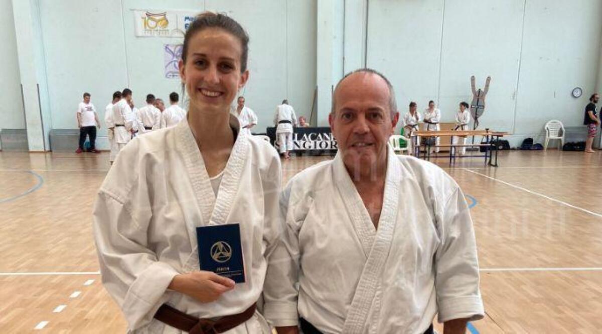 Nicole Pirini nuova cintura nera dello Shotokan Karate Santarcangelo - Nicole Pirini e il Maestro Denis Pironi