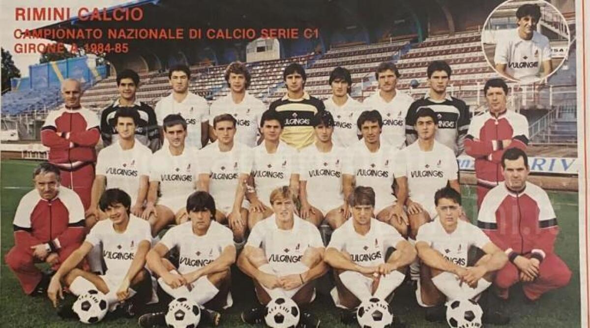 Calcio, Reunion del Rimini di Arrigo Sacchi stagione 1984-1985. Ritrovo all'Auriga - La rosa del Rimini 1984-1985 guidata da Arrigo Sacchi