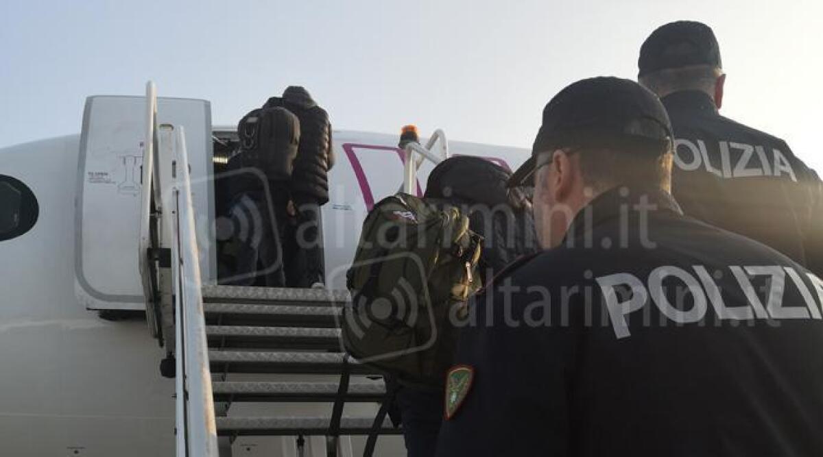 Rimini, da inizio 2023 respinti 90 stranieri. Alcuni in Italia come turisti per lavorare in nero -