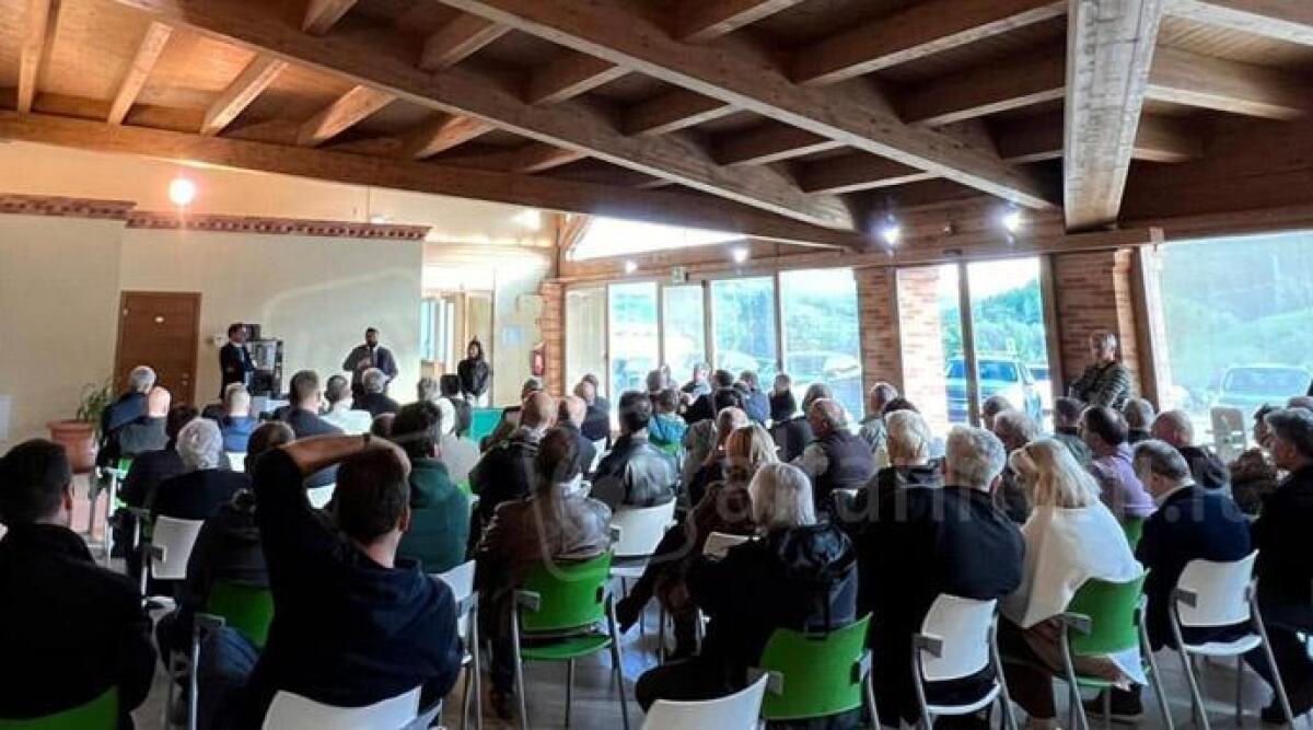 Esponenti Lega a Novafeltria, Pd punge il sindaco: 'Ignorato il problema Fileni' - Un momento dell'incontro di Uffogliano