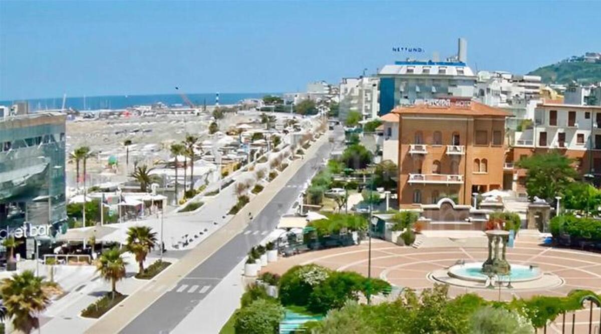 Cattolica: in estate il lungomare Rasi Spinelli diventa pedonale nelle ore serali - Lungomare di Cattolica ARCHIVIO