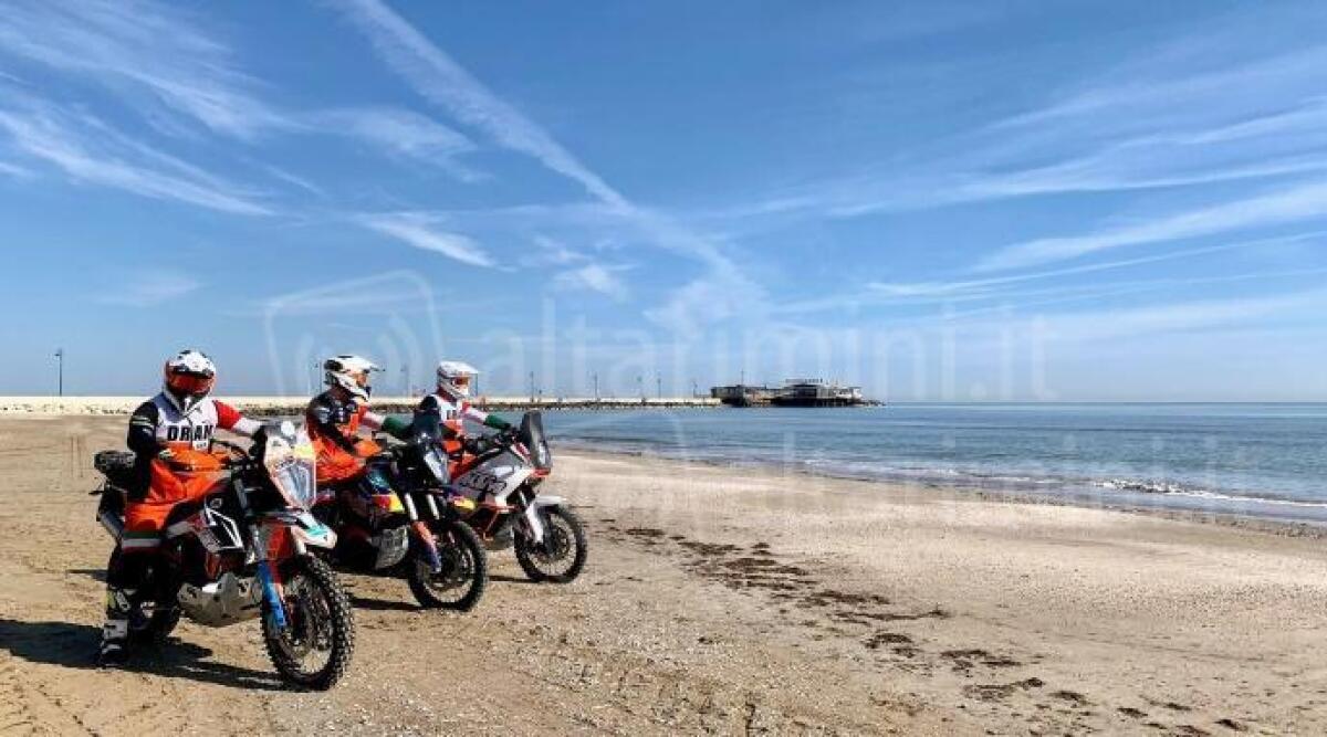 Parte da Rimini il tour motociclistico &lsquo;Bivacco MM&rsquo;: dalla spiaggia all&rsquo;entroterra - Bivacco MM tour moto da spiaggia a entroterra