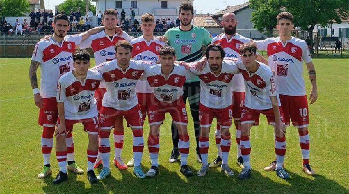 Calcio Eccellenza: Classe rinuncia al ricorso e accetta retrocessione sul campo - Un undici del Classe FACEBOOK