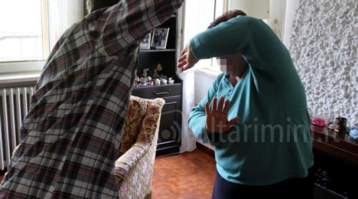 Famiglia stremata dalle prepotenze e dai ricatti del figlio. Per farsi dare il denaro minacci&ograve; il suicidio - Foto di repertorio