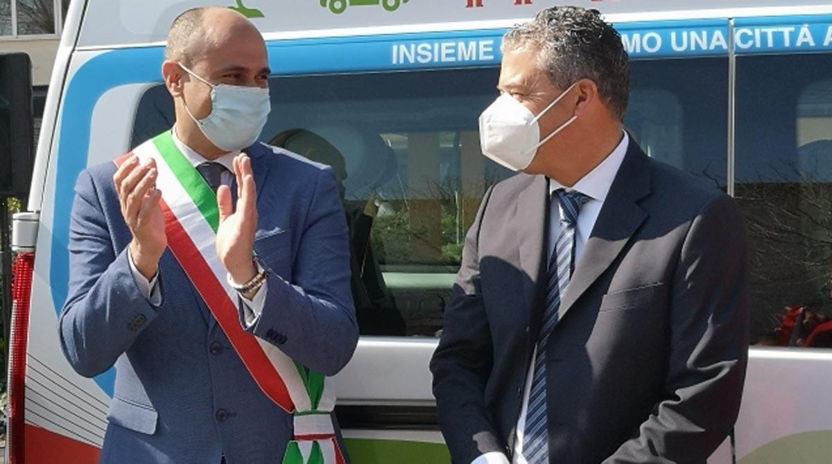 Luce sul Mare, dopo 9 anni e tre mandati Marchini lascia la presidenza - Il sindaco Giorgetti e Massimo Marchini (la foto risale alla pandemia Covid)