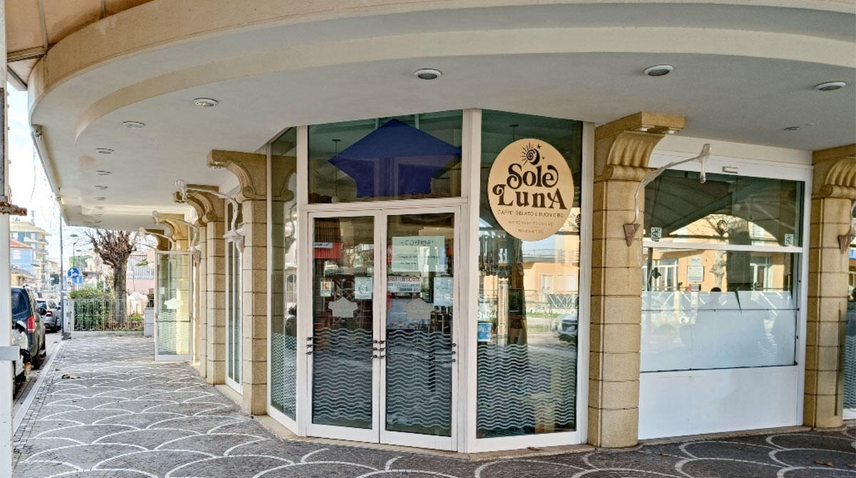 Bar gelateria SoleLuna: 68 anni di storia per il locale di viale Regina Elena, meta di turisti e riminesi - Bar gelateria SoleLuna 2.0
