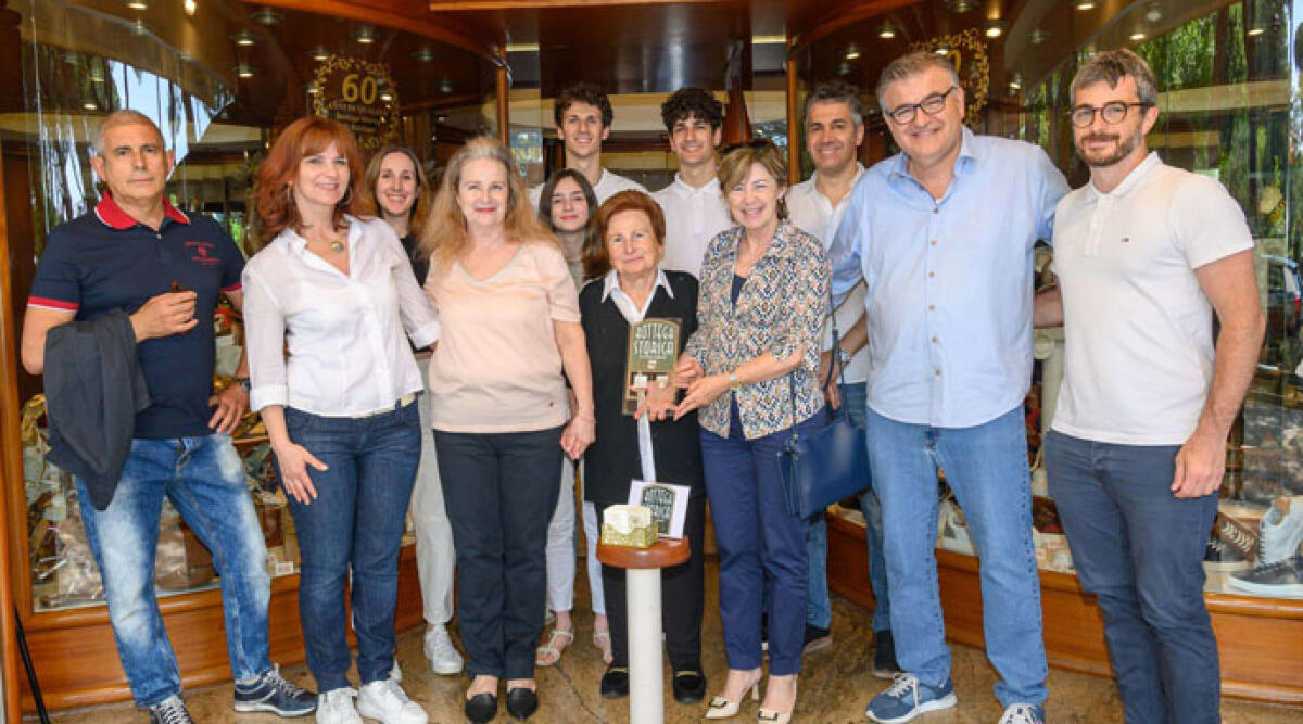 Claudio Calzature, 60 anni di attività a Riccione: "La Perla Verde torni la città della moda" - Claudio Calzature è bottega storica del Comune di Riccione PH CASALBONI
