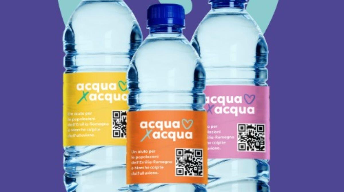 AcquaxAcqua, progetto di solidarietà per aiutare le persone coinvolte nell'alluvione - Le bottiglie di acquaxacqua