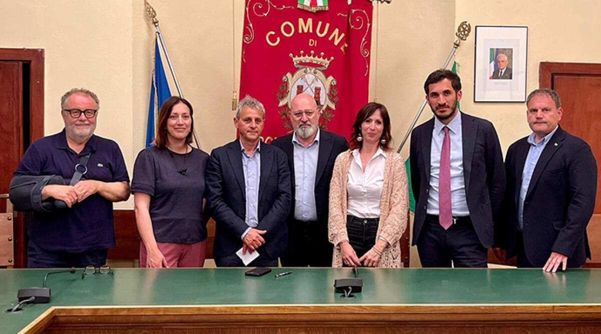 Presidente Bonaccini visita Roncofreddo per valutare gli effetti dell'alluvione - L'incontro a Roncofreddo con Stefano Bonaccini