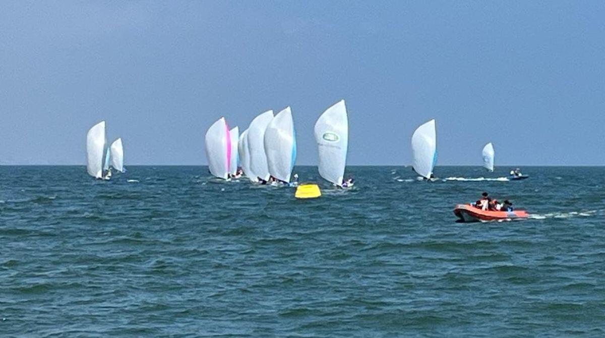 Yacht Club Rimini si aggiudica il derby riminese con il Club Nautico - Un momento della regata