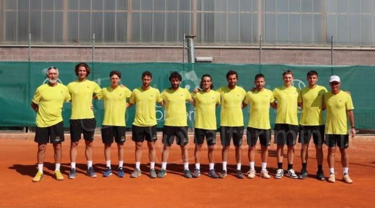 Il Tennis Club Viserba vince 4-2 sui campi della Torres Sassari - 