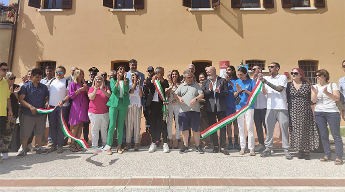Casa della Cultura Marignano: l'ex sede del Comune restituita alla cittadinanza - Il taglio del nastro