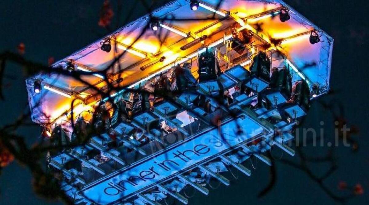 Dinner in the sky a Riccione verso il sold out, raccolta fondi a sostegno degli alluvionati - Dinner in the sky a Riccione