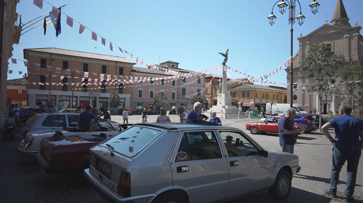 Adrenalina, fascino e divertimento tra le auto storiche e moderne di Loverie 2023 - Loverie 2023, piazza Borghesi - Savignano sul Rubicone