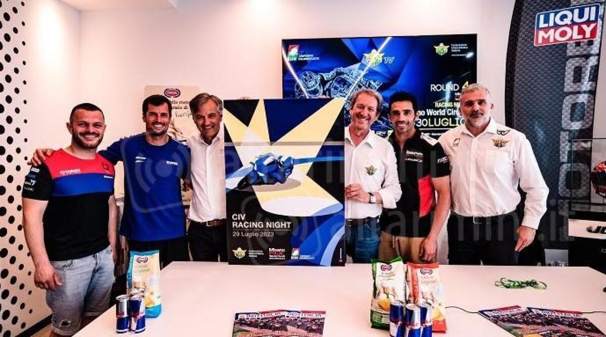 Motociclismo, CIV Racing Night 2023: svelato a Misano il poster firmato da Aldo Drudi - Da sx a dx: Bussolotti