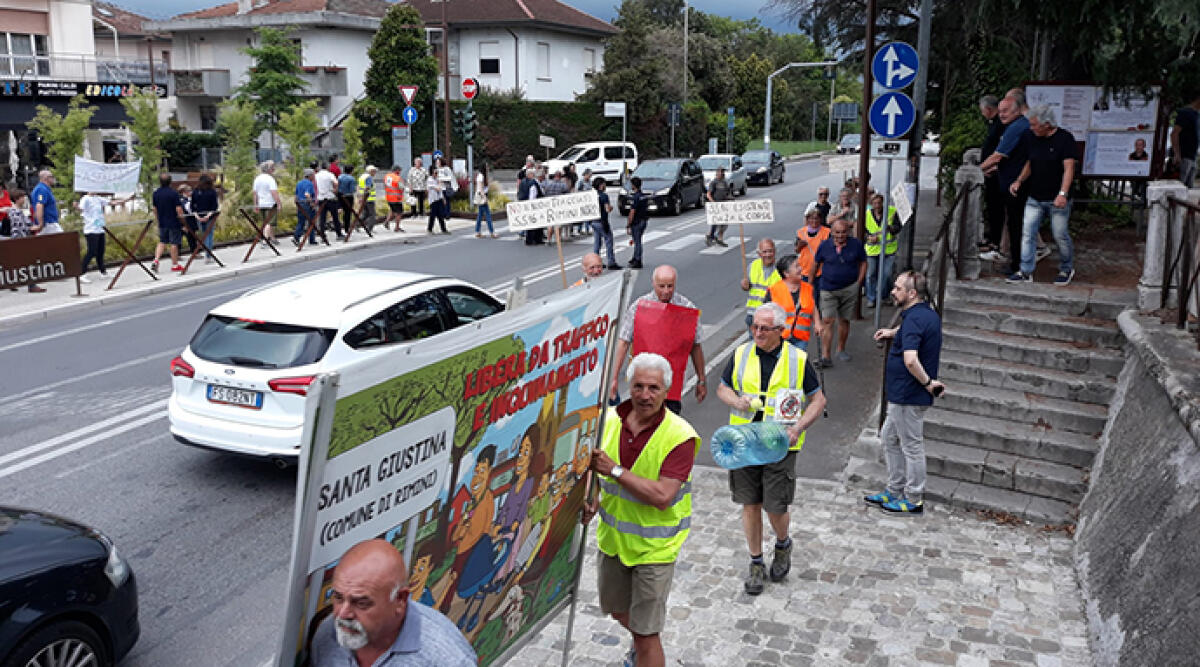 Manifestazione a Santa Giustina contro il nuovo tracciato della S.S.16 - Manifestazione Santa Giutina contro nuovo tracciato