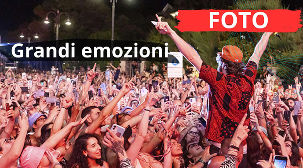 Tezenis Summer Festival: la musica italiana conquista la città - Il concerto nel piazzale Fellini a Rimini